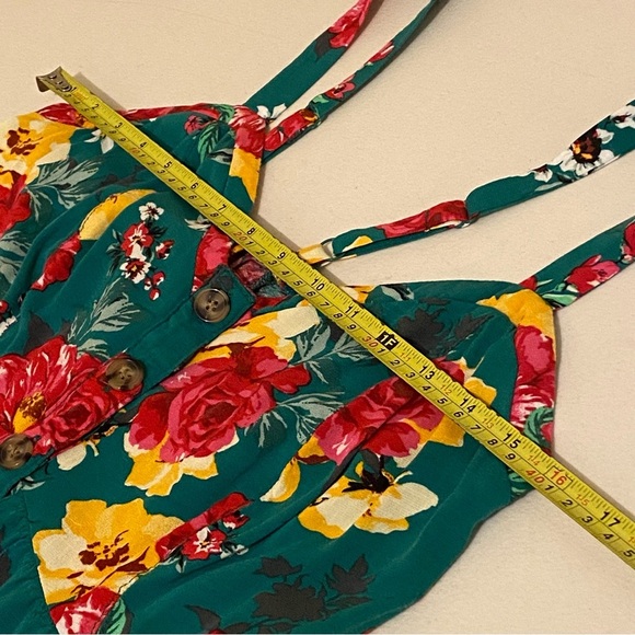 Torrid Floral Sleeveless Pullover Babydoll V Neck Button Tunic Top 00 (M/L) - Picture 11 of 12